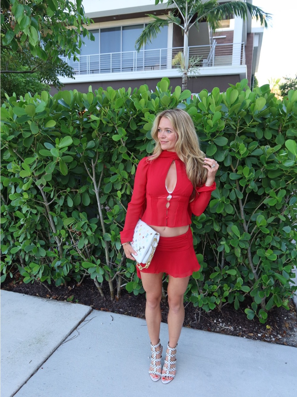 Red Women's Set, button to o& mini Skirt - Sleek Style
